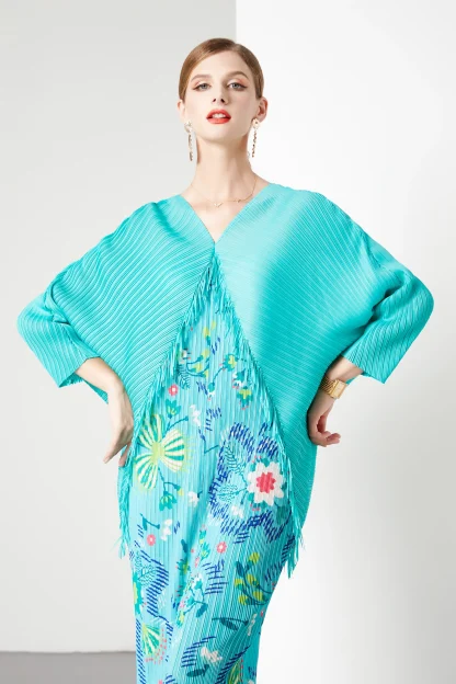 Pleated V-neck Floral Dress - Image 3