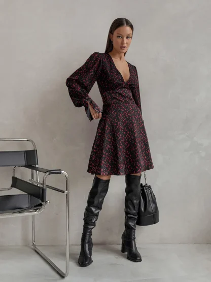 Deep V-neck Long Sleeve Floral Dress - Image 3