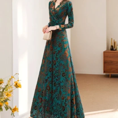 Elegant V-neck Maxi Floral Dress - Image 4