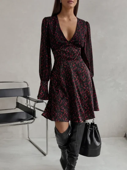 Deep V-neck Long Sleeve Floral Dress - Image 4