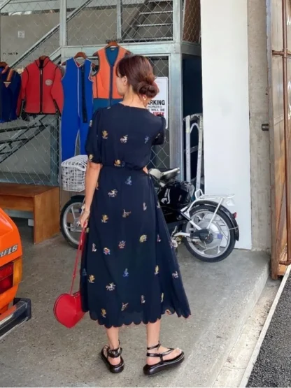 V-neck Waist Cutout Floral Dress - Image 5