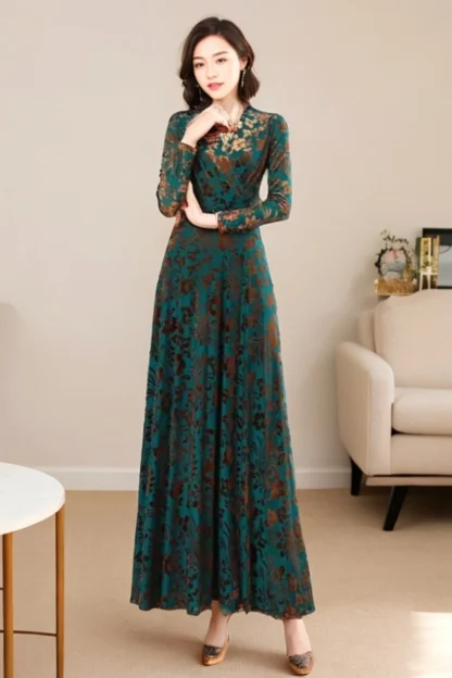 Elegant V-neck Maxi Floral Dress - Image 3